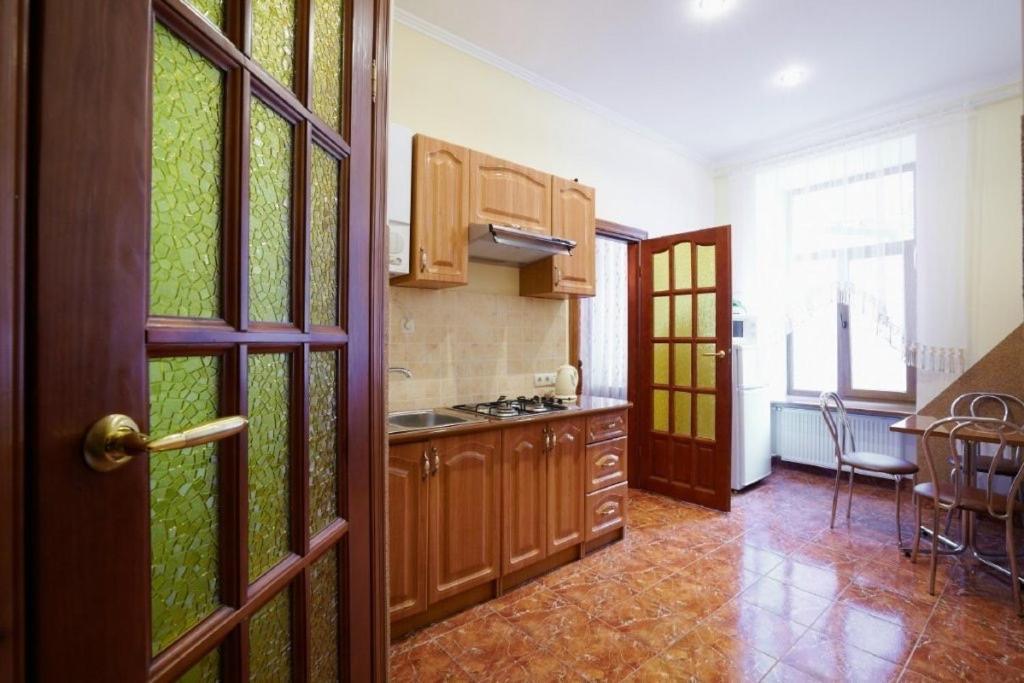 2 Rooms Central Anna Apartment Львов Экстерьер фото